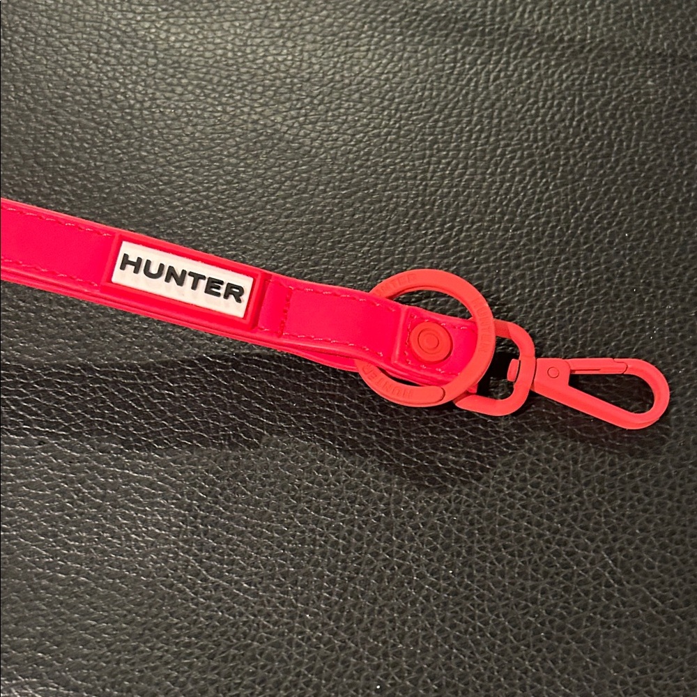 Hunter Vibrant Red Accessory Clip